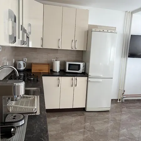 Comfortable & Bright 1-bedroom With Mountain View & Free Parking * 크란
