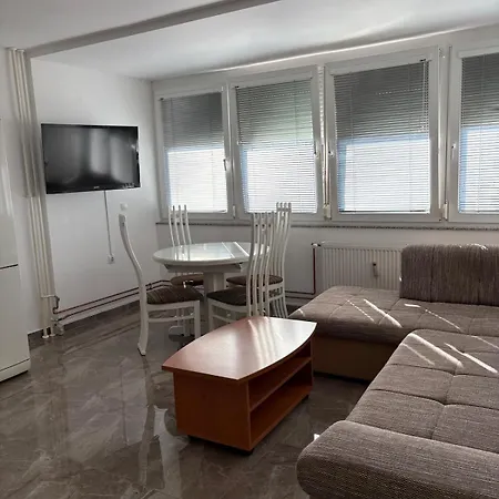 Apartmán Comfortable & Bright 1-bedroom With Mountain View & Free Parking *