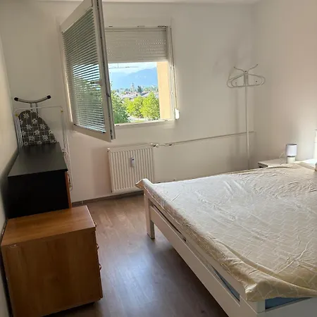 Comfortable & Bright 1-bedroom With Mountain View & Free Parking *